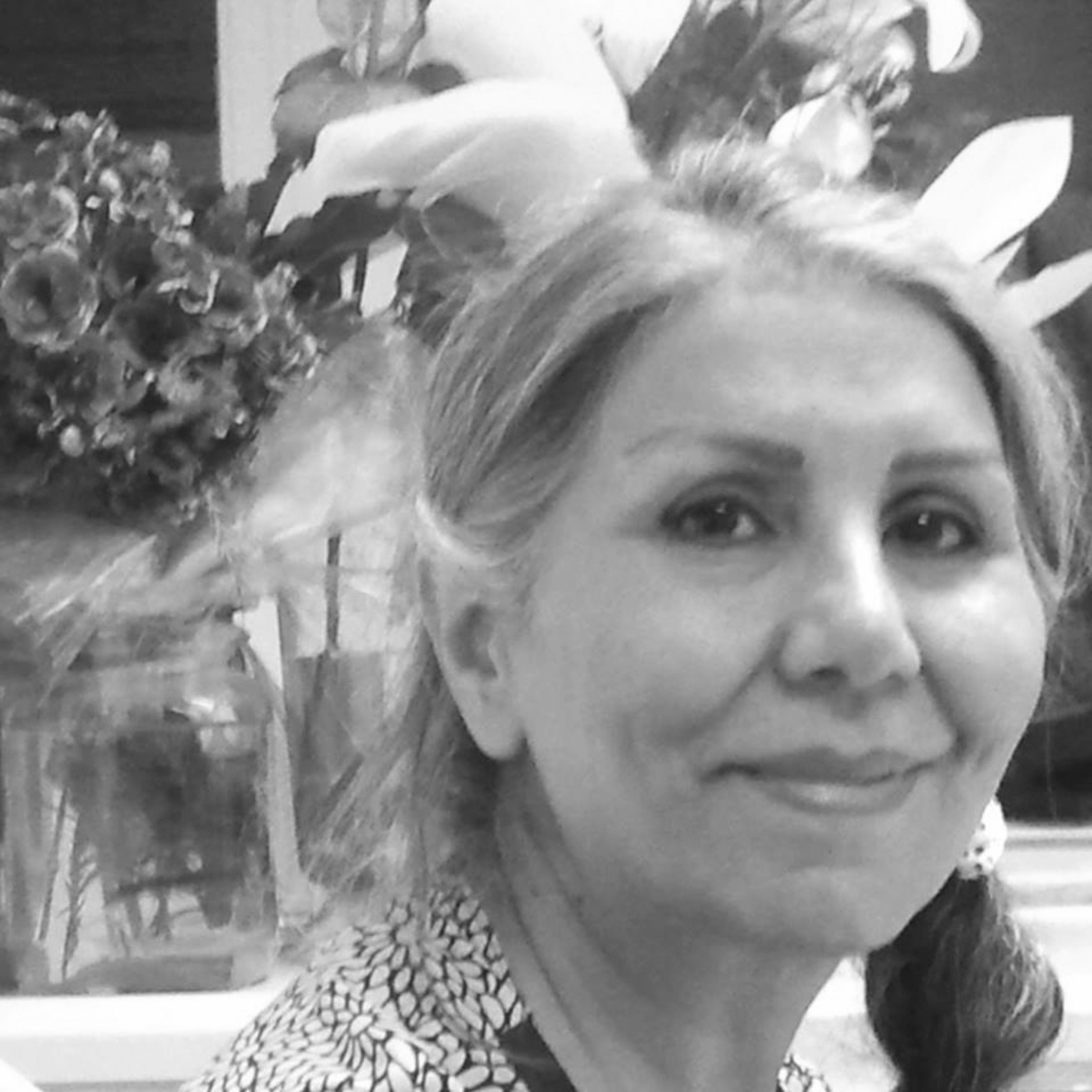 Sabet, Mahvash
